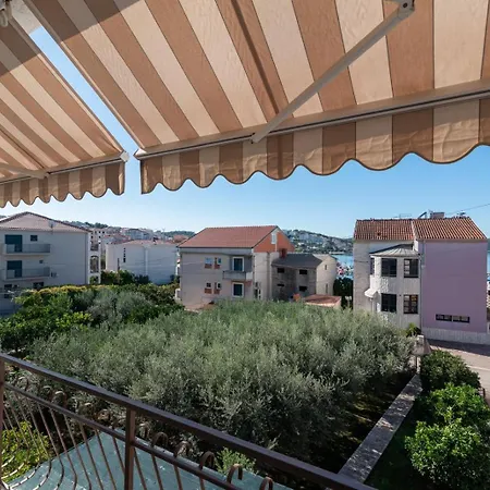 Apartment Domi Trogir