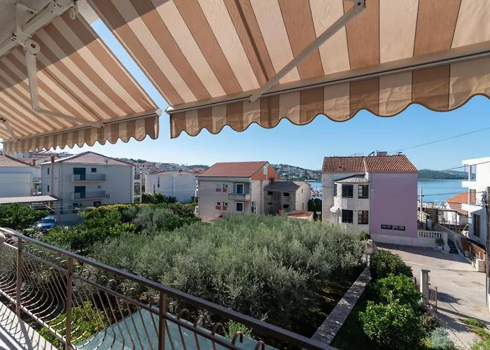 Apartment Domi Trogir